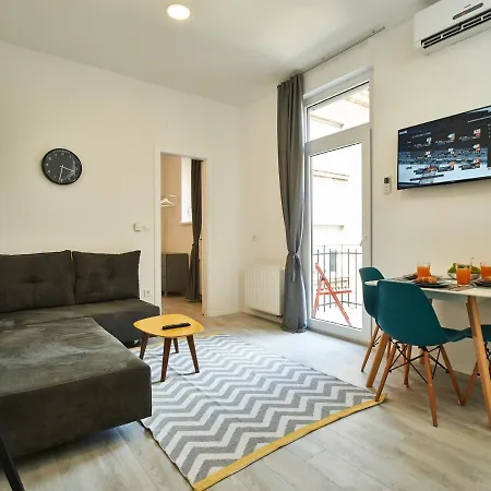 Porta Downtown By Irundo Apartman *